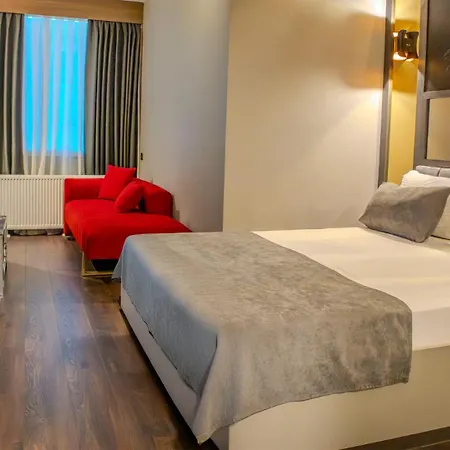 216 Eagle Palace Hotel 3*