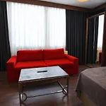 216 Eagle Palace Hotel 3*