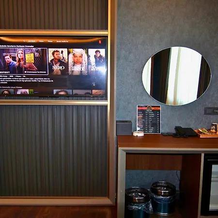 216 Eagle Palace Hotel 3*