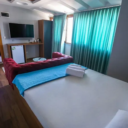 Hotel 216 Eagle Palace